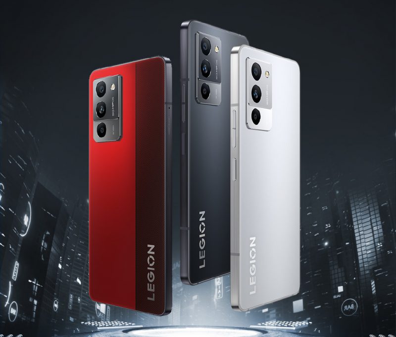 Lenovo Legion Y70 eri väreissä.