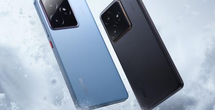Realme GT 7, IceSense Blue ja IceSense Black.